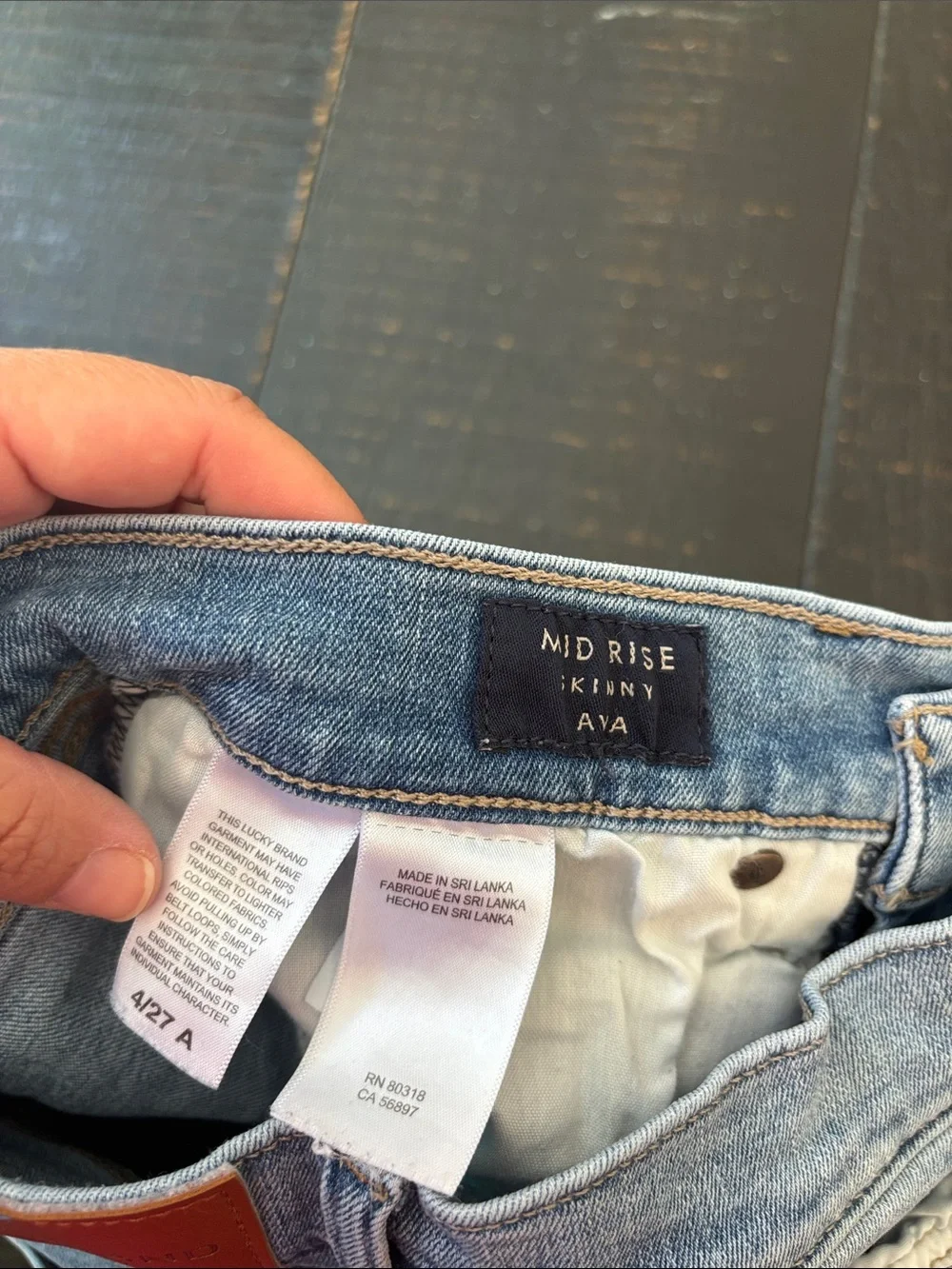 Lucky Brand Mid Rise Ava Skinny Ankle Jeans in Blue light wash size 4 / 27 A